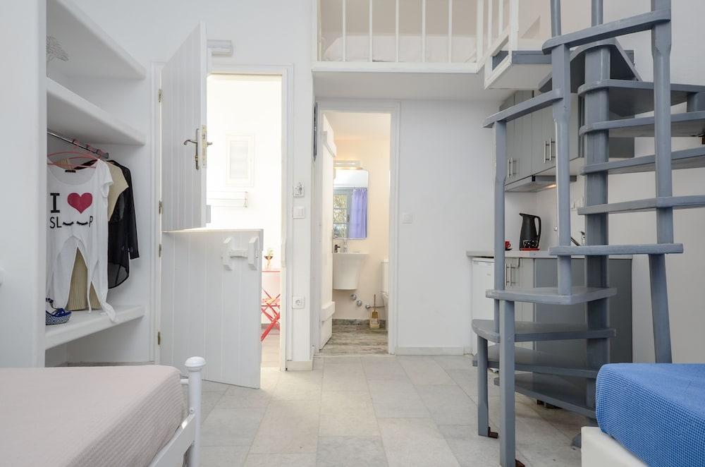 Depis Suites Naxos City Esterno foto