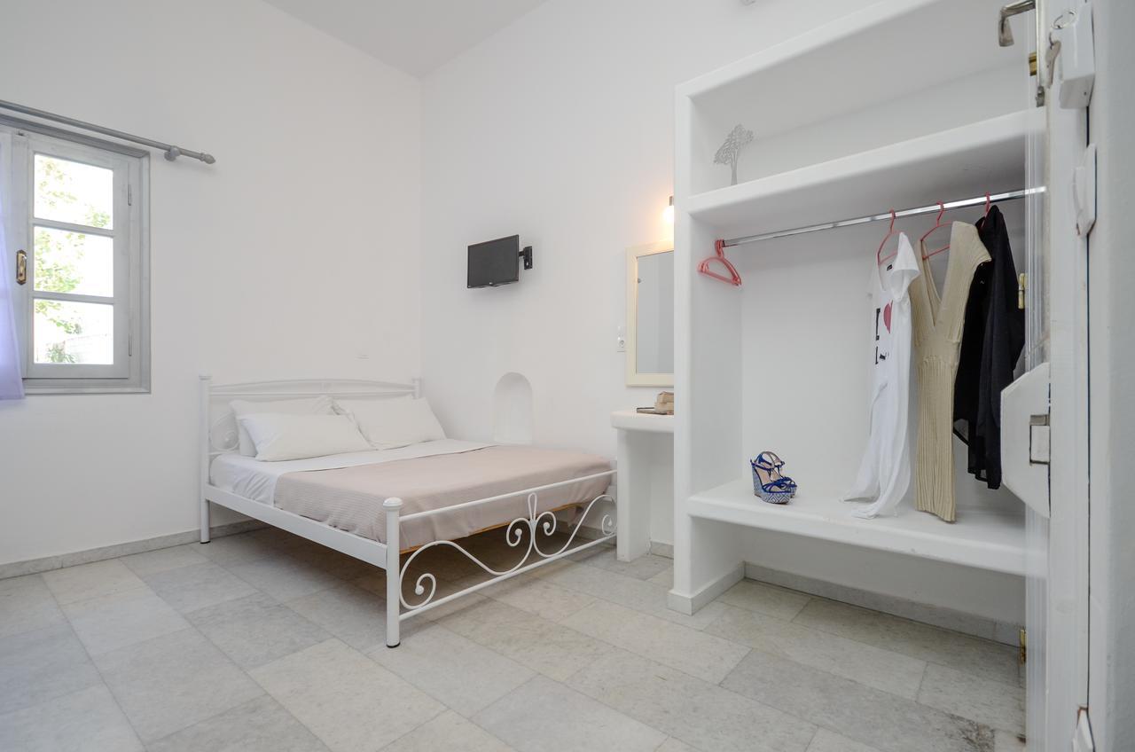 Depis Suites Naxos City Esterno foto