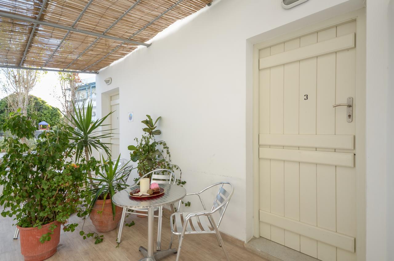 Depis Suites Naxos City Esterno foto
