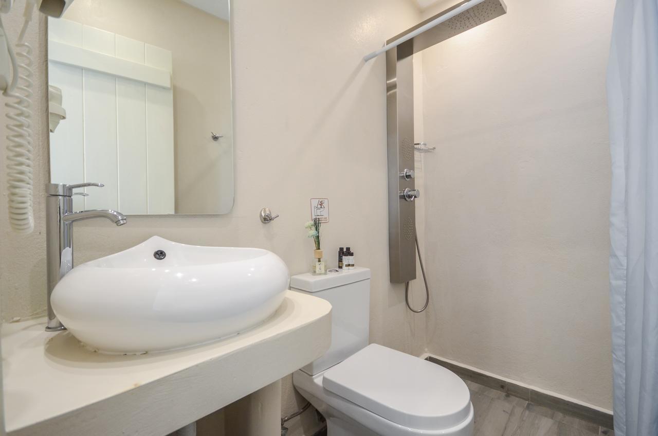 Depis Suites Naxos City Esterno foto