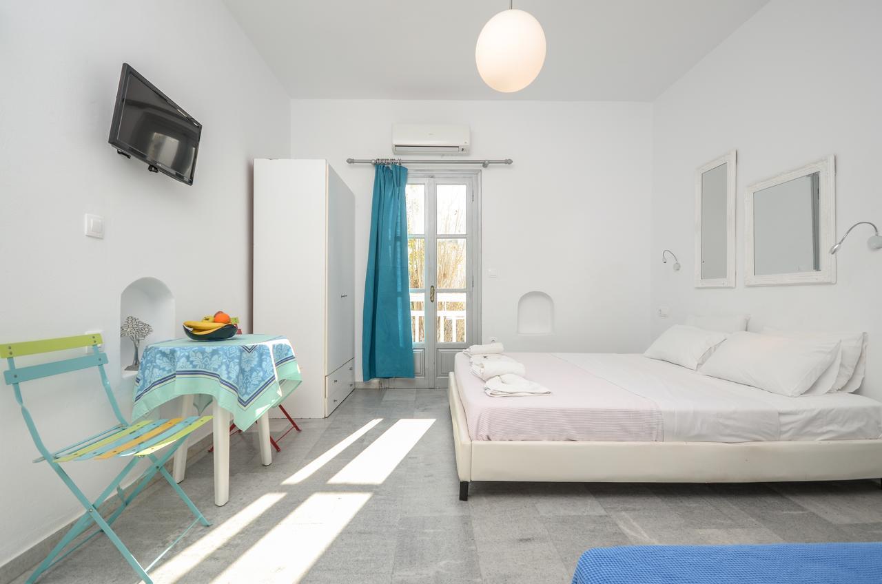 Depis Suites Naxos City Esterno foto