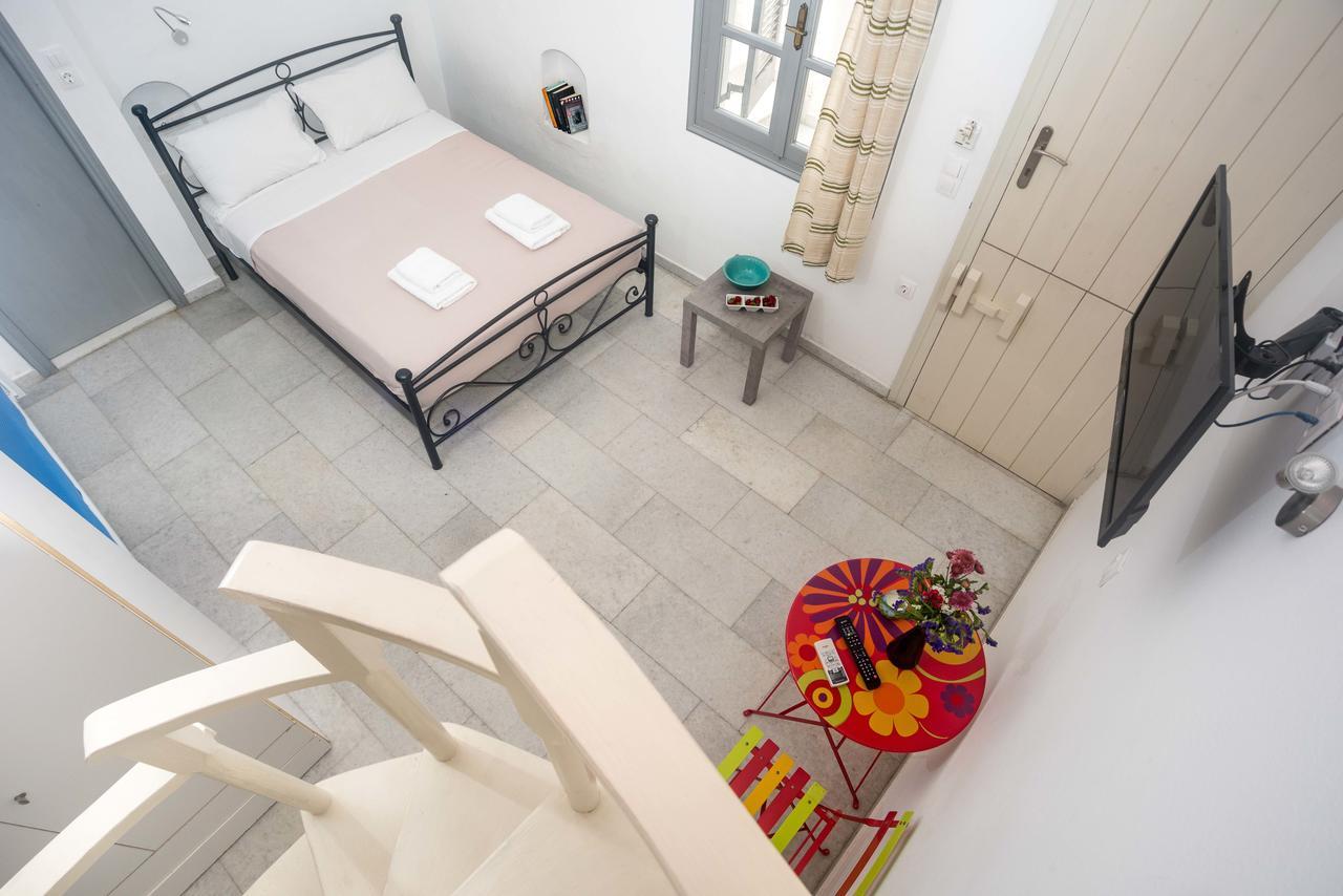 Depis Suites Naxos City Esterno foto